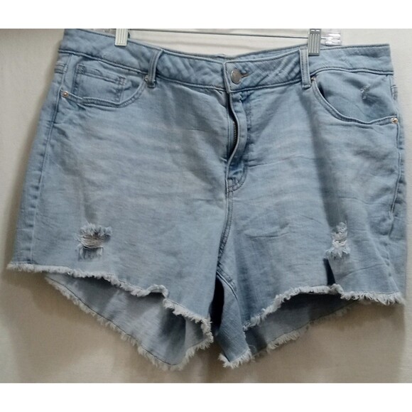 Lane Bryant Plus Size 20 Denim Shorts Light Wash Cut Off Girlfriend Distressed - Picture 1 of 6